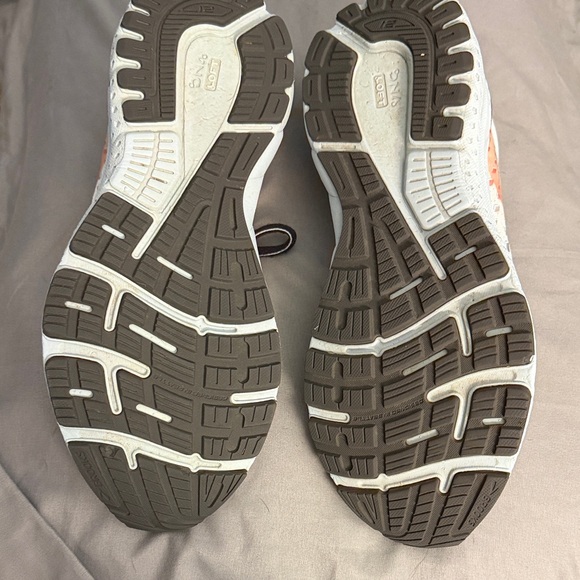 Brooks Adrenaline 21 Shoes in Orange and Light Blue - Picture 5 of 8